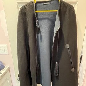 Do Everything in Love, Black Poncho, O/S